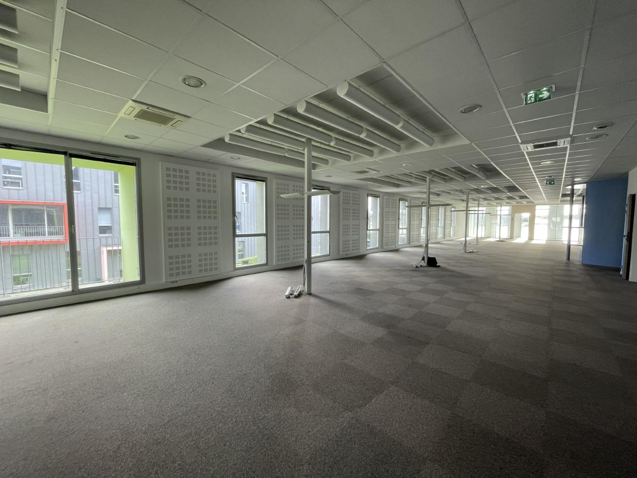 Bureau Saint-Herblain 633m² Location bureau Saint-Herblain Loire-Atlantique OLBUR2317001 1